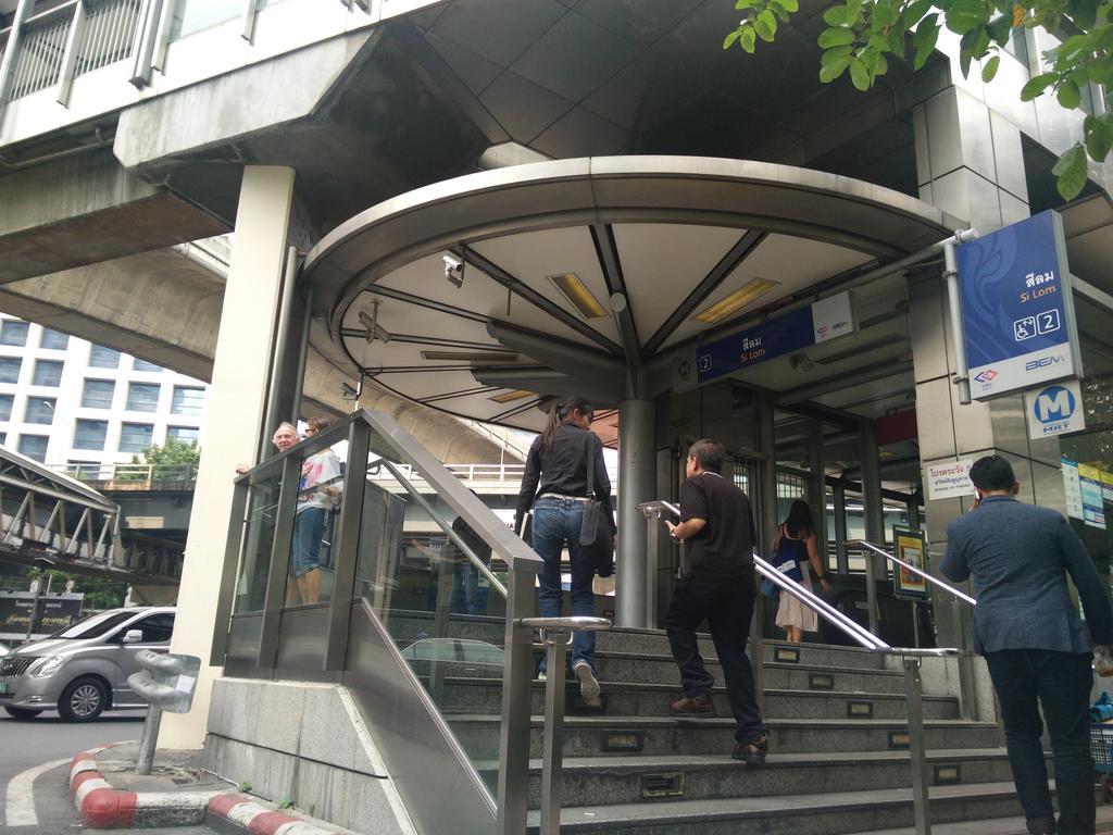 Готель Pula Silom Бангкок Екстер'єр фото